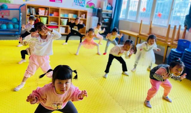 玩游戏运动_玩手机运动步数能增加吗_手机玩不腻的运动游戏